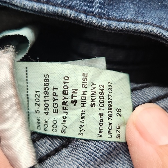 Frayed High Rise Skinny Jeans - Picture 10 of 10